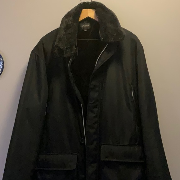 Elegant Swedish warm winter coat with very warm inside layer - Picture 2 of 6